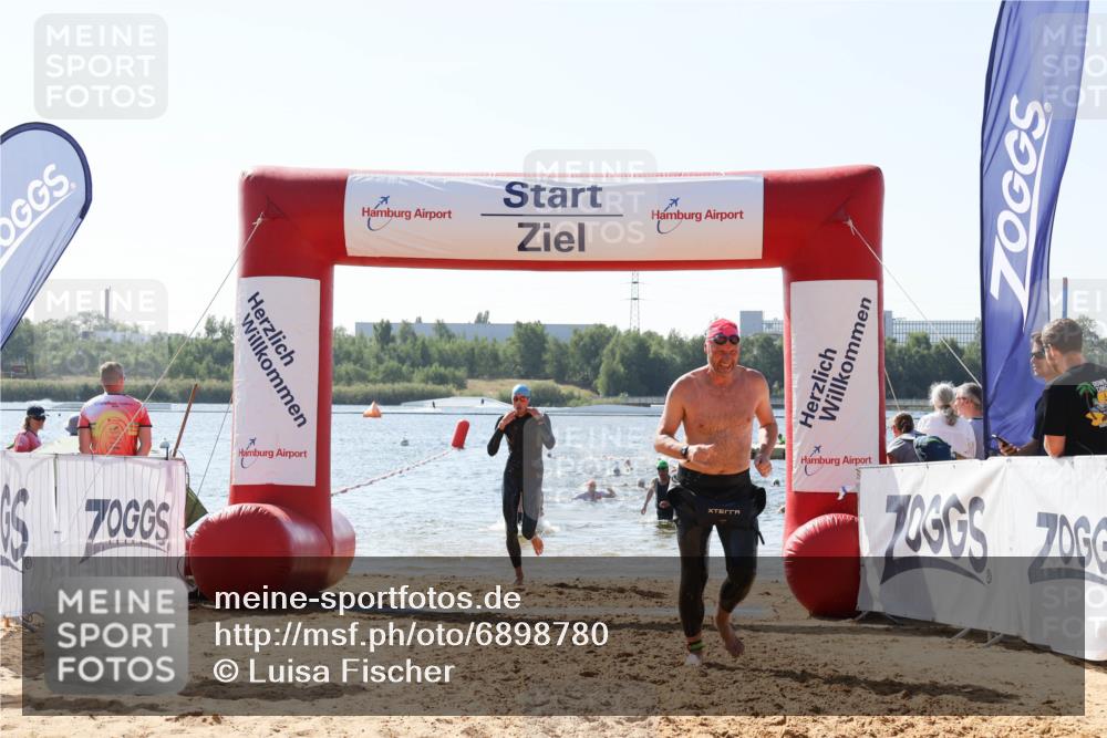 01.09.2024 - 17. Tribühne Triathlon Luisa Fischer http://msf.ph/oto/6898780 01.09.2024 11:45:20 Schwimmen 593, 608, 632, 710 meine-sportfotos.de