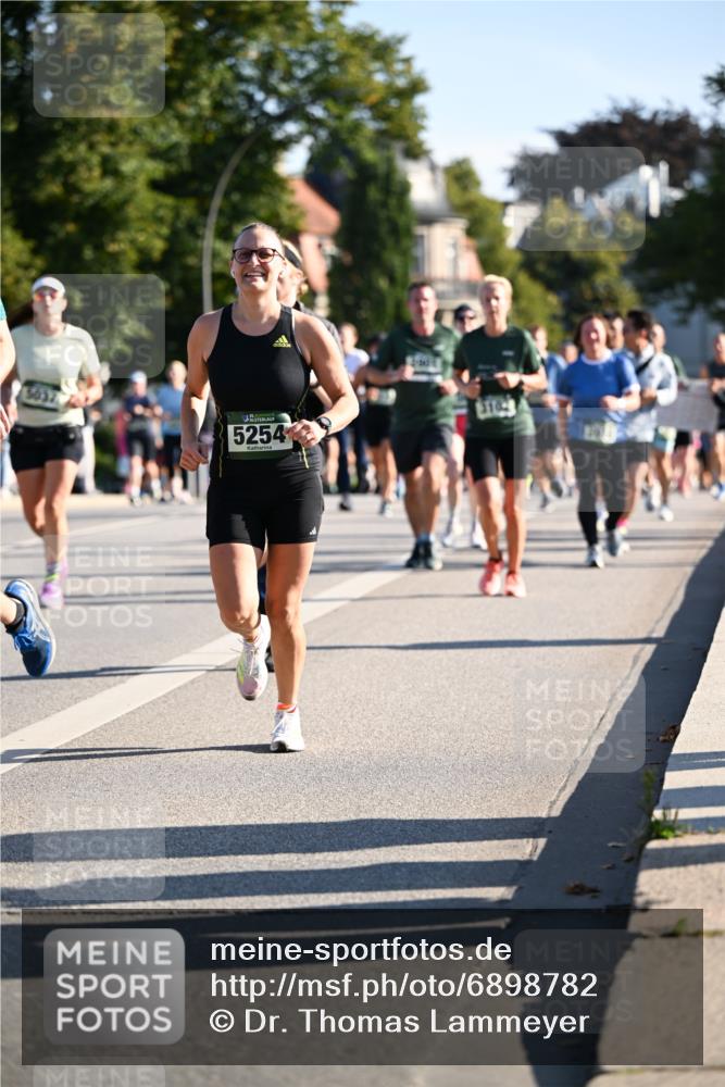 01.09.2024 - BARMER Alsterlauf Dr. Thomas Lammeyer http://msf.ph/oto/6898782 01.09.2024 09:36:46 Laufen 5254 meine-sportfotos.de