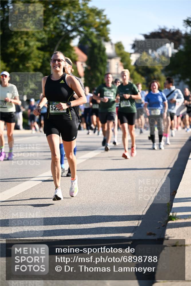 01.09.2024 - BARMER Alsterlauf Dr. Thomas Lammeyer http://msf.ph/oto/6898788 01.09.2024 09:36:46 Laufen 52 meine-sportfotos.de
