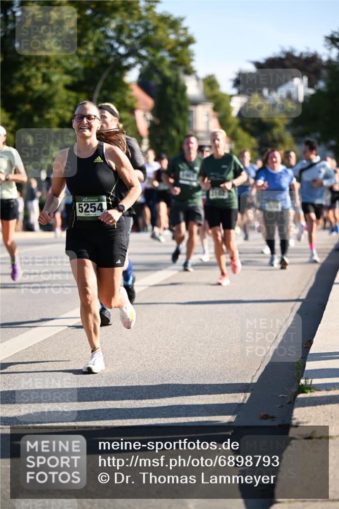 01.09.2024 - BARMER Alsterlauf Dr. Thomas Lammeyer http://msf.ph/oto/6898793 01.09.2024 09:36:46 Laufen 135, 5254 meine-sportfotos.de