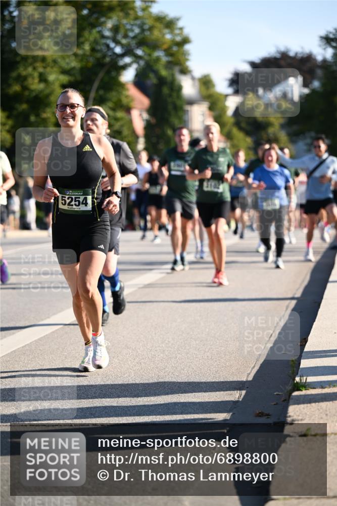01.09.2024 - BARMER Alsterlauf Dr. Thomas Lammeyer http://msf.ph/oto/6898800 01.09.2024 09:36:46 Laufen 135, 5254 meine-sportfotos.de