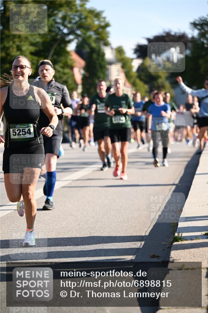 01.09.2024 - BARMER Alsterlauf Dr. Thomas Lammeyer http://msf.ph/oto/6898815 01.09.2024 09:36:46 Laufen 5254 meine-sportfotos.de