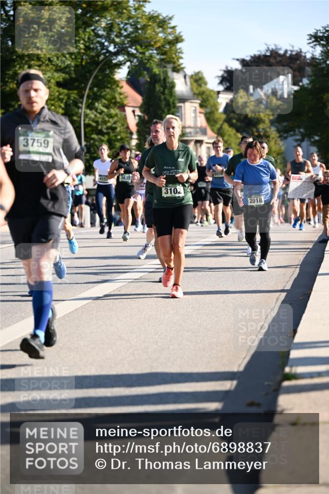 01.09.2024 - BARMER Alsterlauf Dr. Thomas Lammeyer http://msf.ph/oto/6898837 01.09.2024 09:36:47 Laufen 3759, 4553, 3635, 3859, 3102, 2018 meine-sportfotos.de