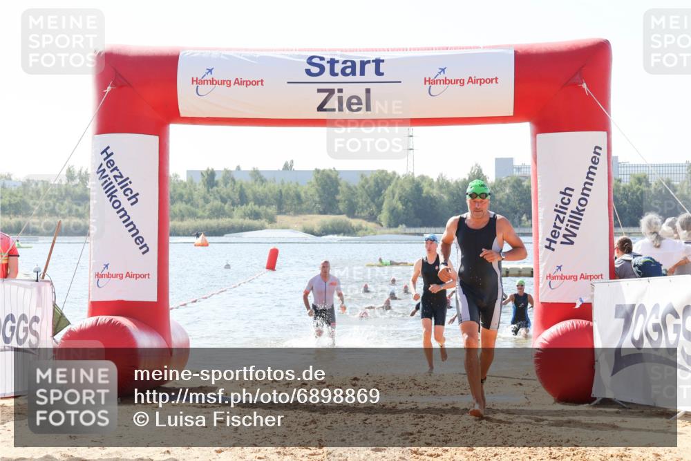 01.09.2024 - 17. Tribühne Triathlon Luisa Fischer http://msf.ph/oto/6898869 01.09.2024 11:45:29 Schwimmen 601, 608, 622, 632, 670, 679, 710 meine-sportfotos.de