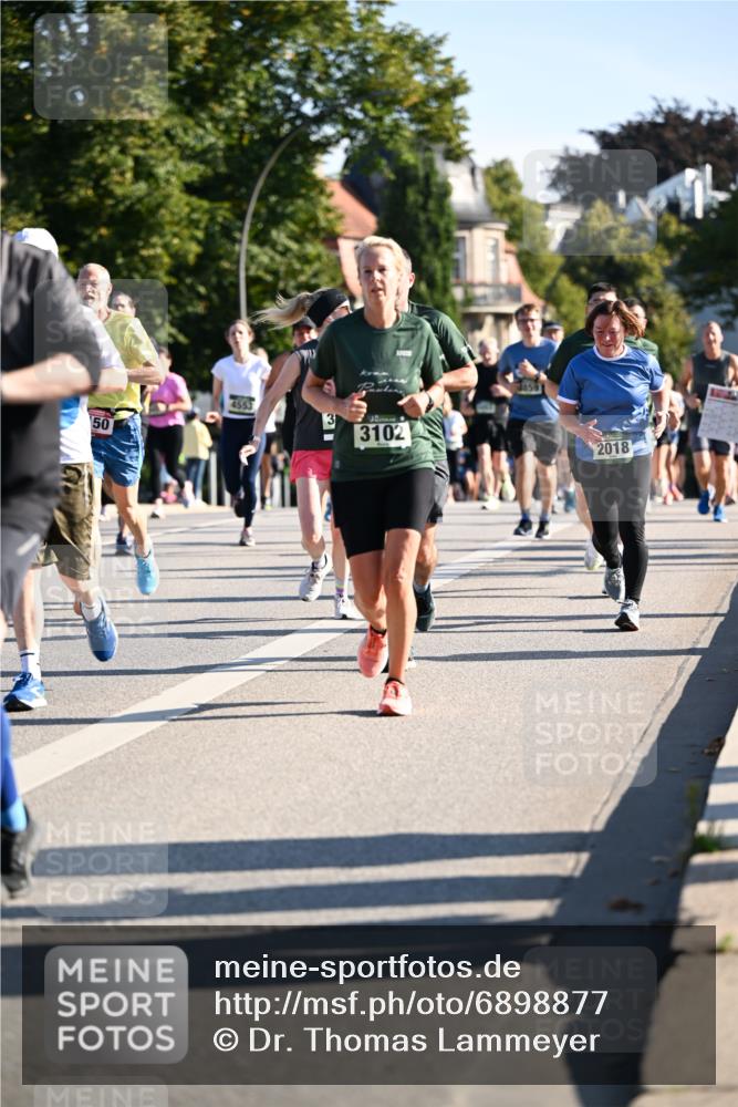 01.09.2024 - BARMER Alsterlauf Dr. Thomas Lammeyer http://msf.ph/oto/6898877 01.09.2024 09:36:48 Laufen 50, 4553, 3, 3102, 3859, 2018 meine-sportfotos.de