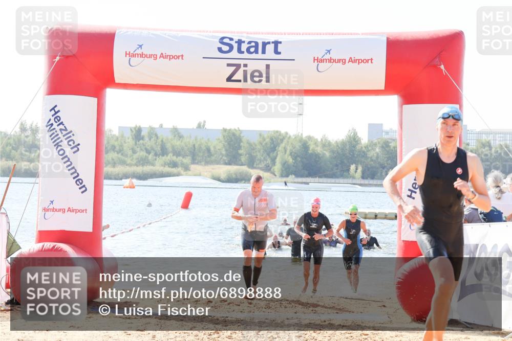 01.09.2024 - 17. Tribühne Triathlon Luisa Fischer http://msf.ph/oto/6898888 01.09.2024 11:45:33 Schwimmen 601, 620, 622, 632, 670, 679, 710, 713 meine-sportfotos.de