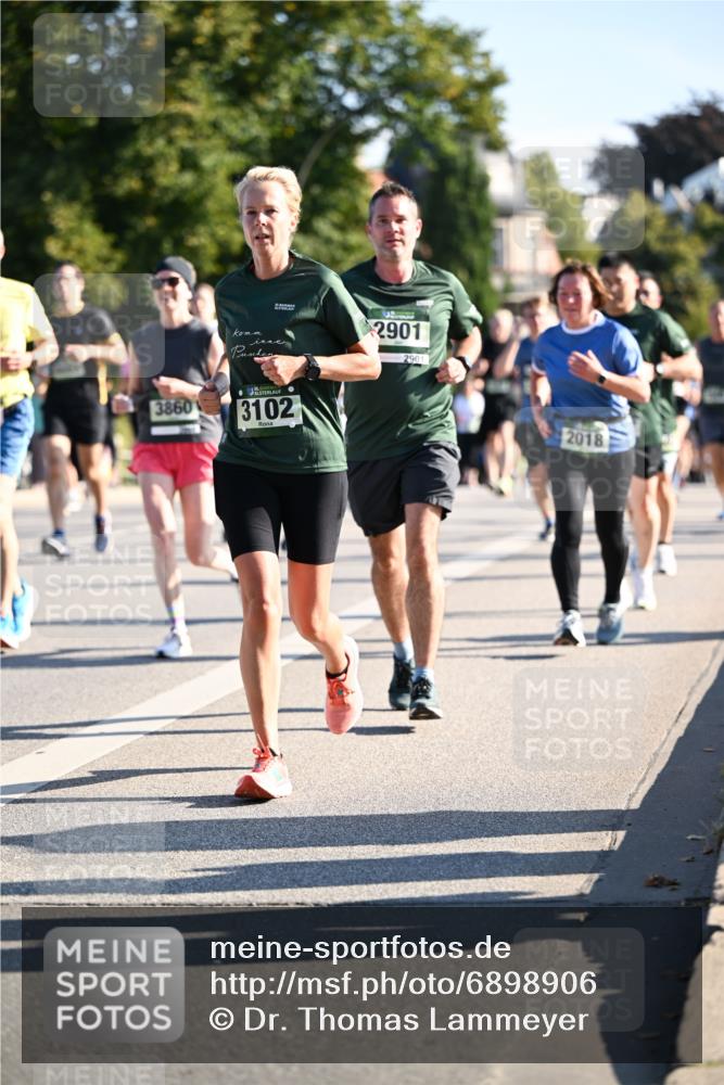 01.09.2024 - BARMER Alsterlauf Dr. Thomas Lammeyer http://msf.ph/oto/6898906 01.09.2024 09:36:49 Laufen 3860, 2901, 2901, 3102, 2018 meine-sportfotos.de