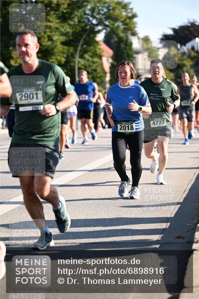 01.09.2024 - BARMER Alsterlauf Dr. Thomas Lammeyer http://msf.ph/oto/6898916 01.09.2024 09:36:50 Laufen 2901, 2901, 2018, 4727 meine-sportfotos.de
