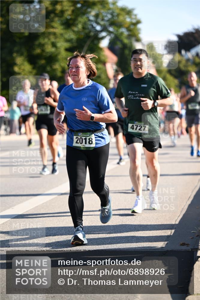 01.09.2024 - BARMER Alsterlauf Dr. Thomas Lammeyer http://msf.ph/oto/6898926 01.09.2024 09:36:51 Laufen 2018, 4727 meine-sportfotos.de