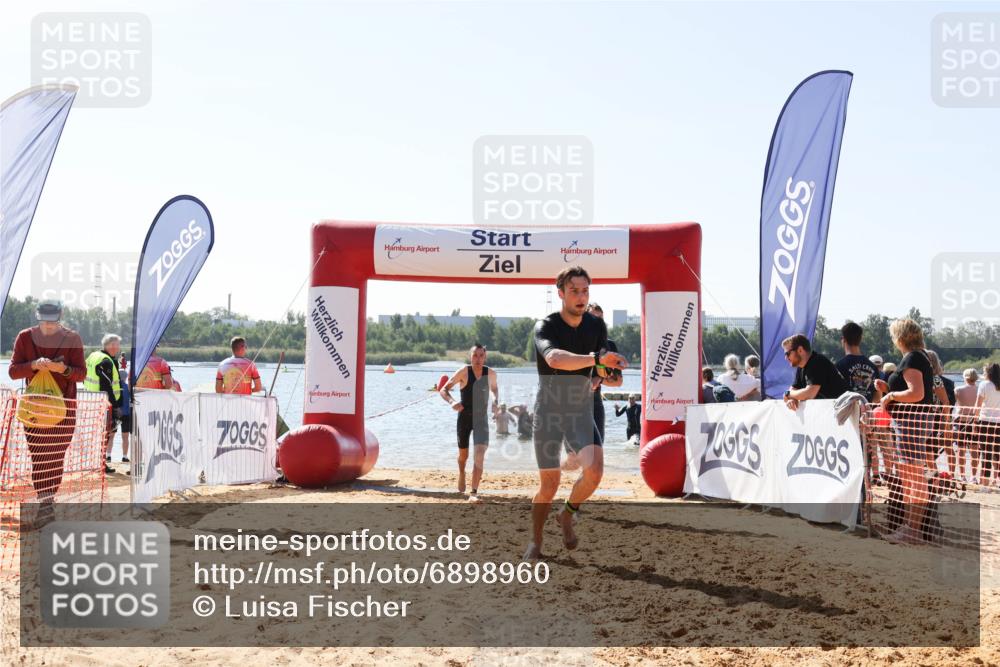 01.09.2024 - 17. Tribühne Triathlon Luisa Fischer http://msf.ph/oto/6898960 01.09.2024 11:45:46 Schwimmen 573, 598, 609, 611, 620, 663, 675, 713 meine-sportfotos.de