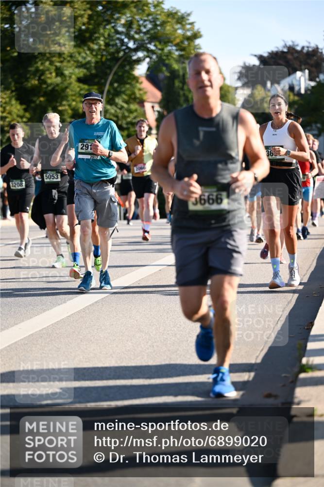 01.09.2024 - BARMER Alsterlauf Dr. Thomas Lammeyer http://msf.ph/oto/6899020 01.09.2024 09:36:54 Laufen 3208, 5053, 32, 291, 2917, 3666, 36 meine-sportfotos.de