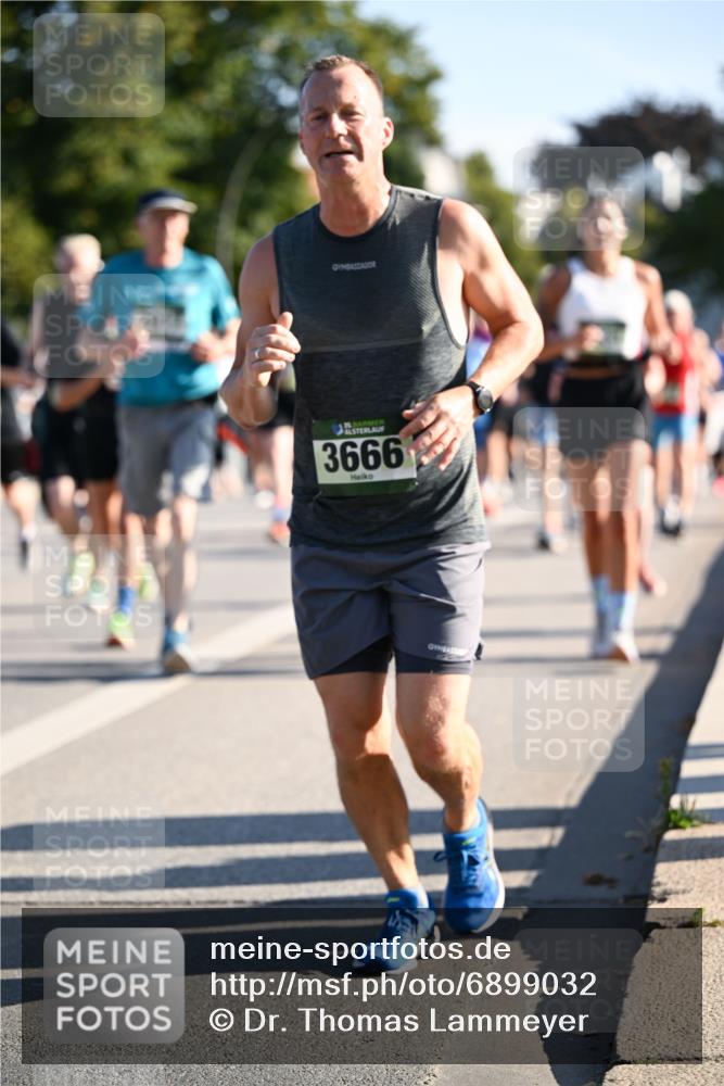 01.09.2024 - BARMER Alsterlauf Dr. Thomas Lammeyer http://msf.ph/oto/6899032 01.09.2024 09:36:55 Laufen 15, 3666 meine-sportfotos.de