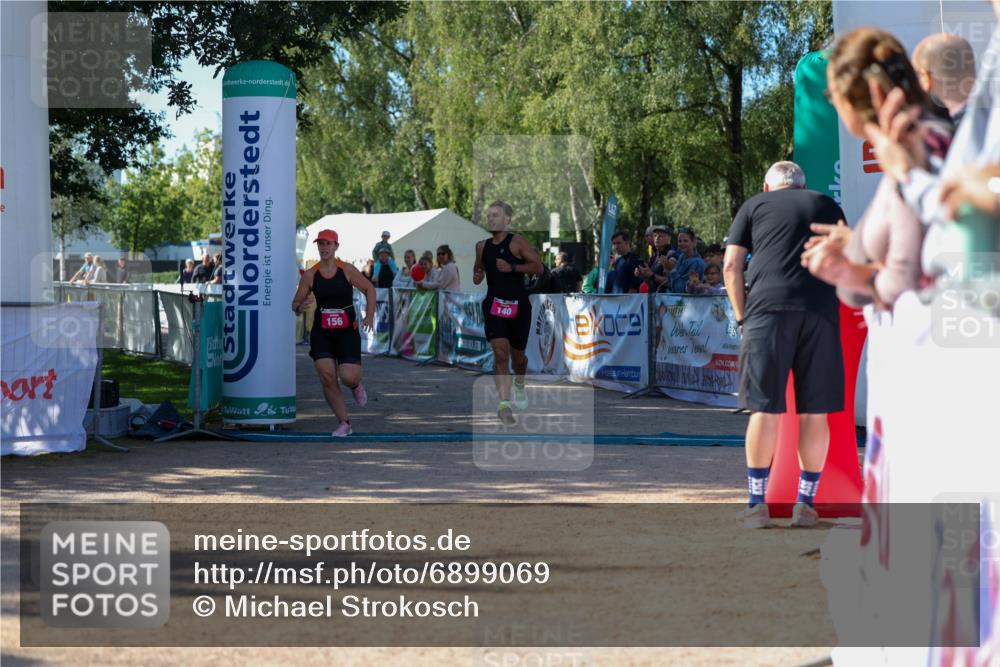 01.09.2024 - 17. Tribühne Triathlon Michael Strokosch http://msf.ph/oto/6899069 01.09.2024 10:49:10 Ziel 140, 156 meine-sportfotos.de