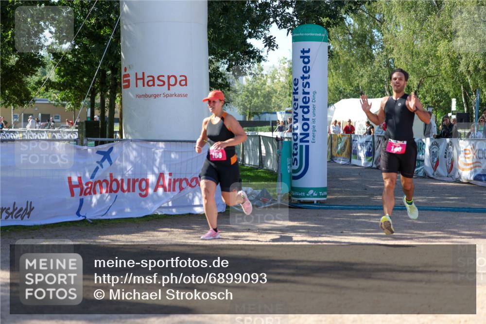 01.09.2024 - 17. Tribühne Triathlon Michael Strokosch http://msf.ph/oto/6899093 01.09.2024 10:49:11 Ziel 140, 156 meine-sportfotos.de