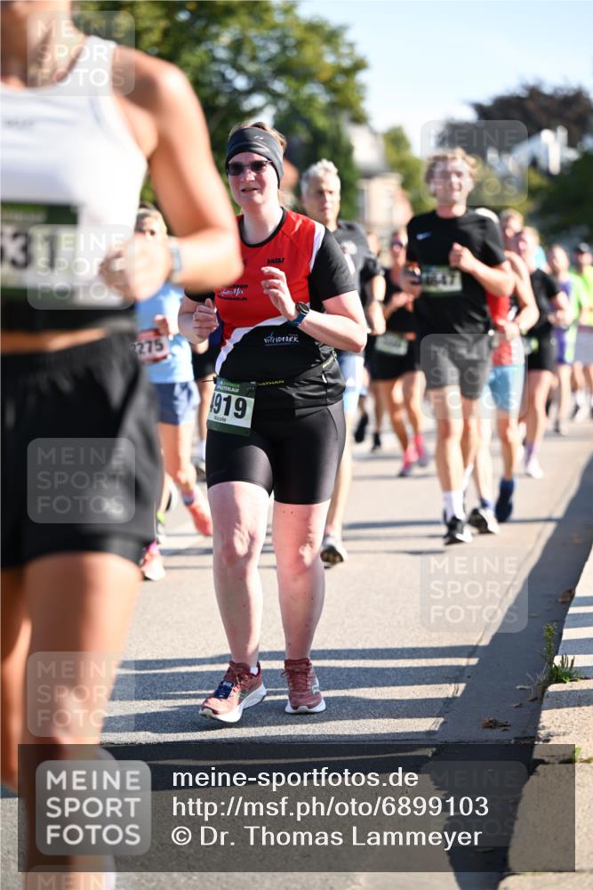 01.09.2024 - BARMER Alsterlauf Dr. Thomas Lammeyer http://msf.ph/oto/6899103 01.09.2024 09:36:58 Laufen 31, 2275, 1919 meine-sportfotos.de