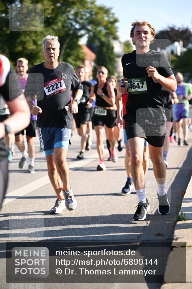 01.09.2024 - BARMER Alsterlauf Dr. Thomas Lammeyer http://msf.ph/oto/6899144 01.09.2024 09:36:59 Laufen 35, 2227, 35, 4647 meine-sportfotos.de