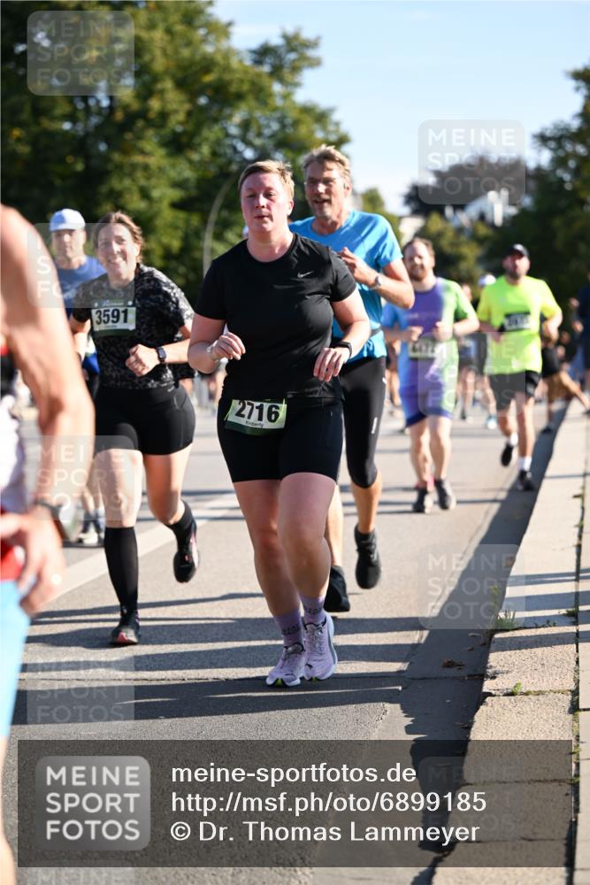 01.09.2024 - BARMER Alsterlauf Dr. Thomas Lammeyer http://msf.ph/oto/6899185 01.09.2024 09:37:02 Laufen 3591, 2716 meine-sportfotos.de