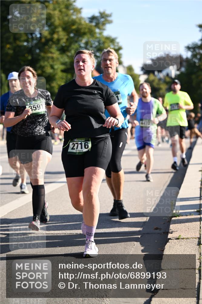 01.09.2024 - BARMER Alsterlauf Dr. Thomas Lammeyer http://msf.ph/oto/6899193 01.09.2024 09:37:02 Laufen 3591, 2716 meine-sportfotos.de