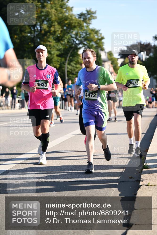01.09.2024 - BARMER Alsterlauf Dr. Thomas Lammeyer http://msf.ph/oto/6899241 01.09.2024 09:37:04 Laufen 4633, 2973, 4472 meine-sportfotos.de