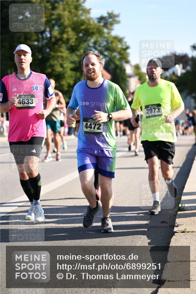 01.09.2024 - BARMER Alsterlauf Dr. Thomas Lammeyer http://msf.ph/oto/6899251 01.09.2024 09:37:05 Laufen 4633, 4472, 2973 meine-sportfotos.de