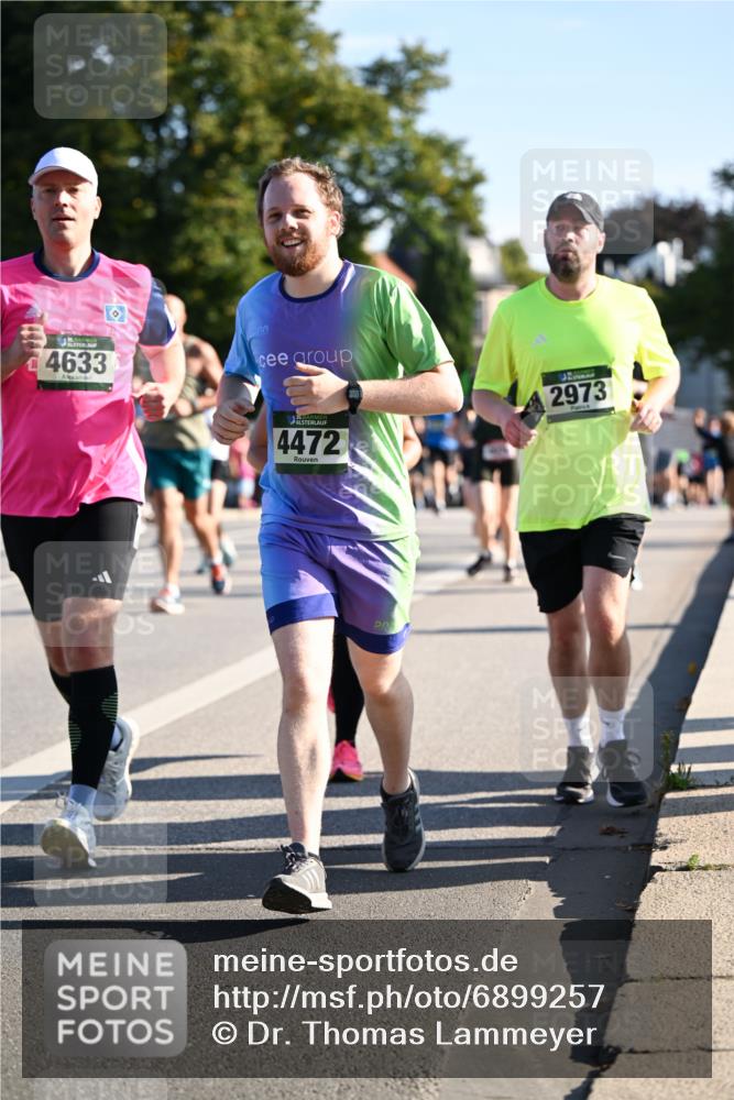 01.09.2024 - BARMER Alsterlauf Dr. Thomas Lammeyer http://msf.ph/oto/6899257 01.09.2024 09:37:05 Laufen 4633, 2973, 4472 meine-sportfotos.de