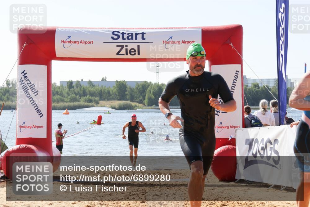 01.09.2024 - 17. Tribühne Triathlon Luisa Fischer http://msf.ph/oto/6899280 01.09.2024 11:46:22 Schwimmen 585, 651, 664 meine-sportfotos.de