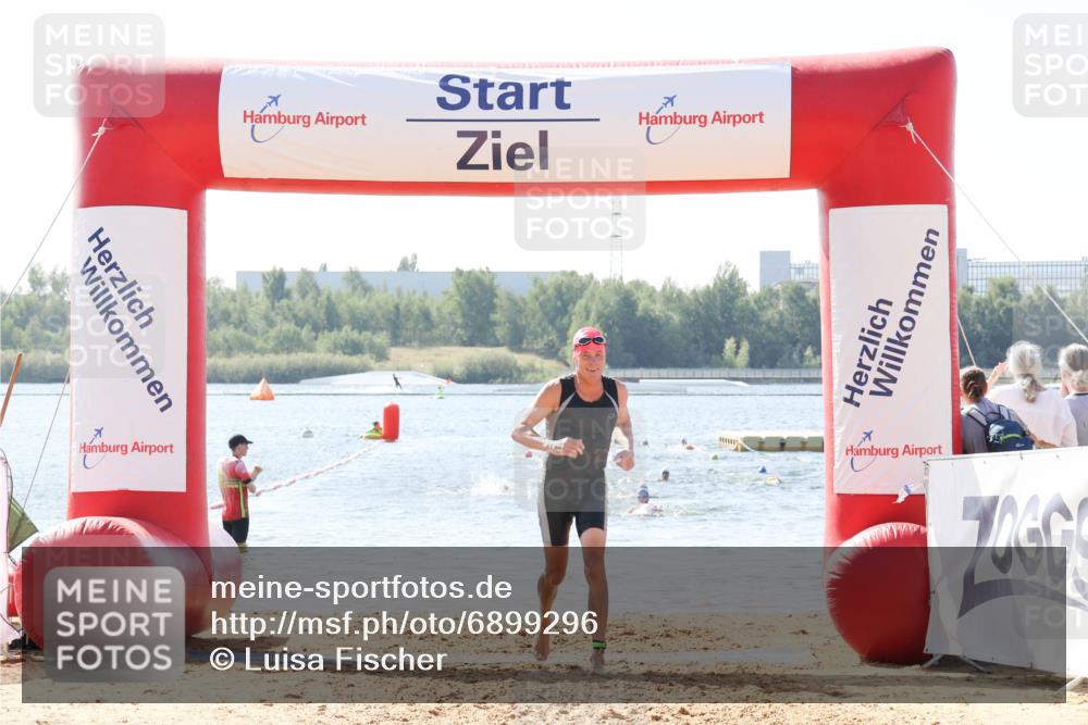 01.09.2024 - 17. Tribühne Triathlon Luisa Fischer http://msf.ph/oto/6899296 01.09.2024 11:46:25 Schwimmen 585, 651, 664 meine-sportfotos.de