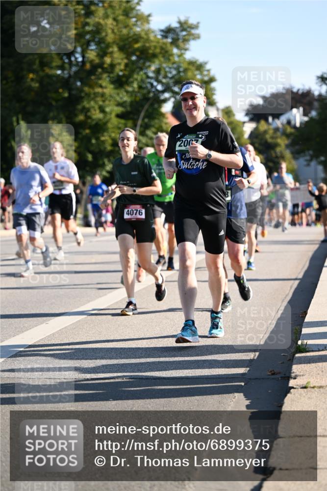 01.09.2024 - BARMER Alsterlauf Dr. Thomas Lammeyer http://msf.ph/oto/6899375 01.09.2024 09:37:08 Laufen 4076, 200, 29 meine-sportfotos.de