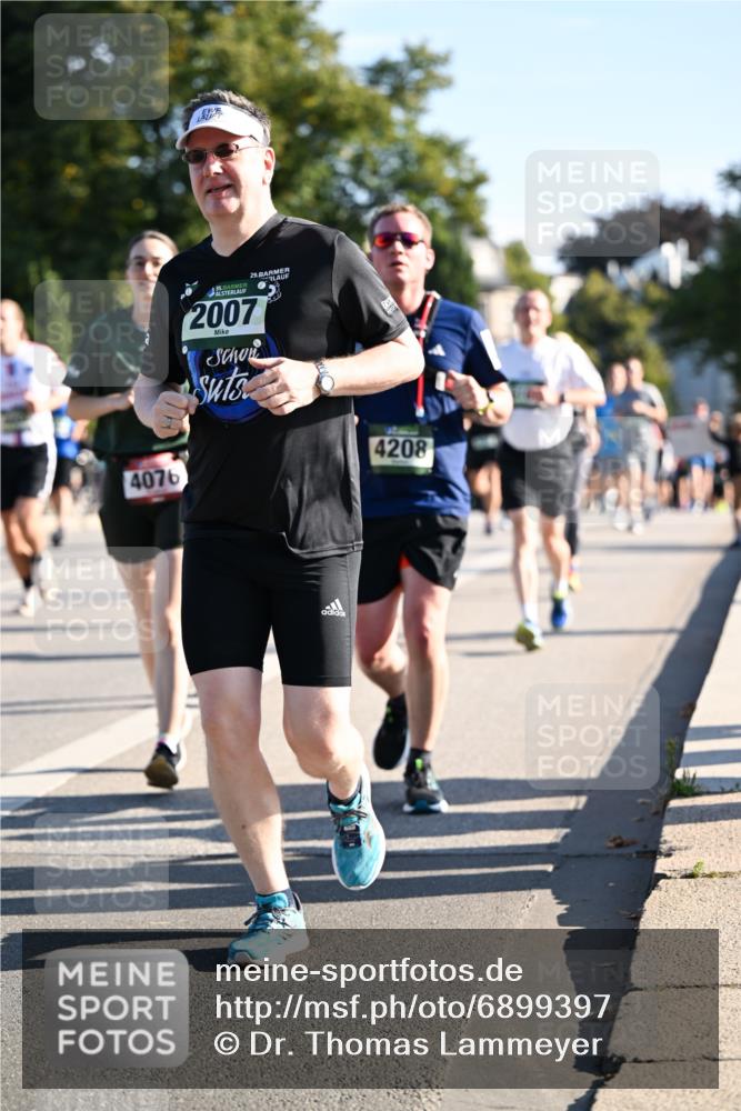 01.09.2024 - BARMER Alsterlauf Dr. Thomas Lammeyer http://msf.ph/oto/6899397 01.09.2024 09:37:09 Laufen 4076, 35, 2007, 29, 4208 meine-sportfotos.de