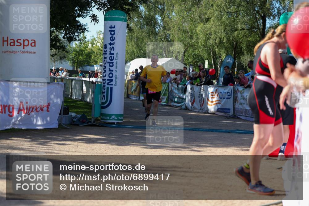 01.09.2024 - 17. Tribühne Triathlon Michael Strokosch http://msf.ph/oto/6899417 01.09.2024 10:51:44 Ziel 152, 1071 meine-sportfotos.de