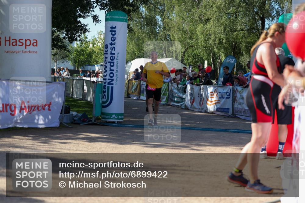 01.09.2024 - 17. Tribühne Triathlon Michael Strokosch http://msf.ph/oto/6899422 01.09.2024 10:51:44 Ziel 152, 1071 meine-sportfotos.de