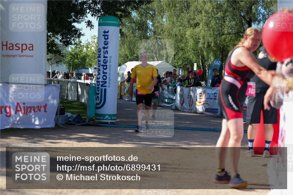 01.09.2024 - 17. Tribühne Triathlon Michael Strokosch http://msf.ph/oto/6899431 01.09.2024 10:51:45 Ziel 152, 1071 meine-sportfotos.de