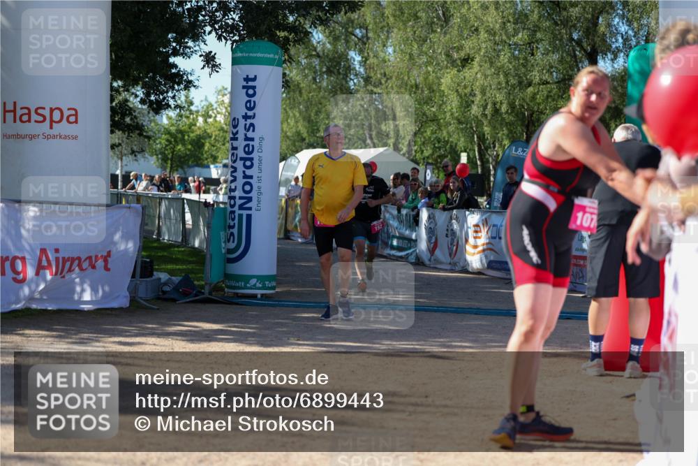 01.09.2024 - 17. Tribühne Triathlon Michael Strokosch http://msf.ph/oto/6899443 01.09.2024 10:51:46 Ziel 152, 1071 meine-sportfotos.de