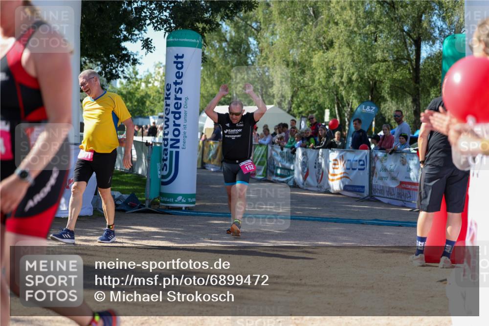 01.09.2024 - 17. Tribühne Triathlon Michael Strokosch http://msf.ph/oto/6899472 01.09.2024 10:51:49 Ziel 152, 1071 meine-sportfotos.de