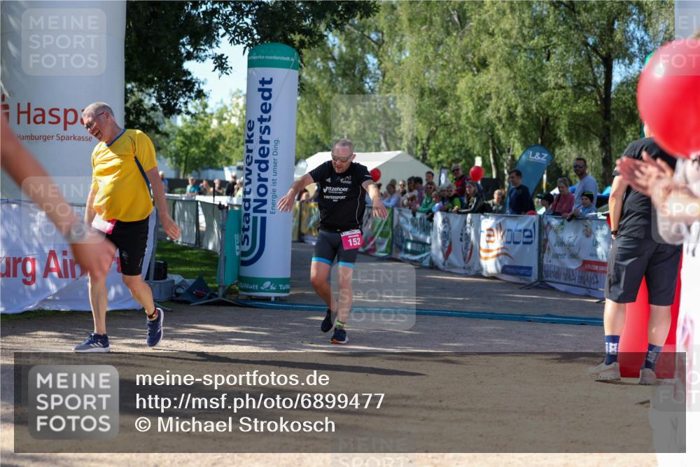 01.09.2024 - 17. Tribühne Triathlon Michael Strokosch http://msf.ph/oto/6899477 01.09.2024 10:51:49 Ziel 152, 1071 meine-sportfotos.de
