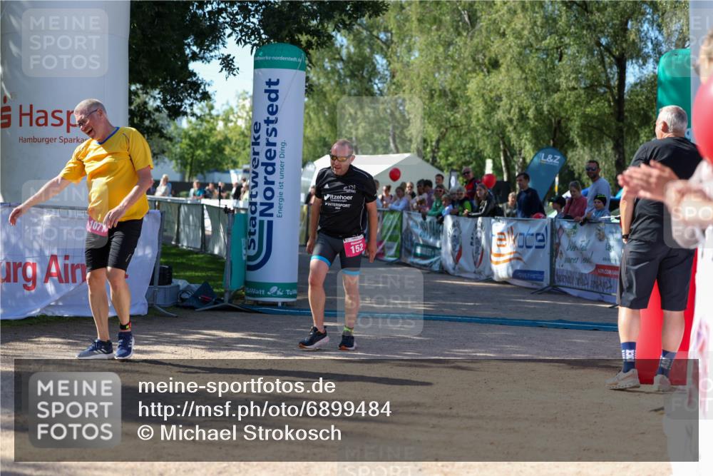 01.09.2024 - 17. Tribühne Triathlon Michael Strokosch http://msf.ph/oto/6899484 01.09.2024 10:51:49 Ziel 152, 1071 meine-sportfotos.de