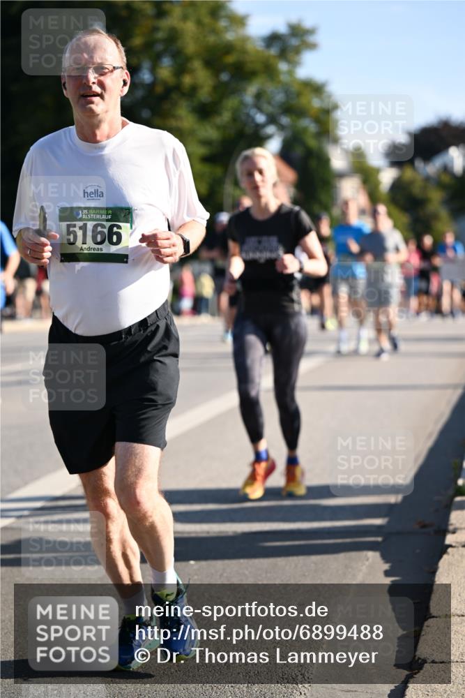 01.09.2024 - BARMER Alsterlauf Dr. Thomas Lammeyer http://msf.ph/oto/6899488 01.09.2024 09:37:12 Laufen 5166 meine-sportfotos.de