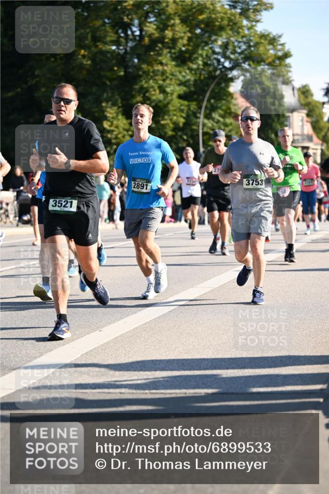 01.09.2024 - BARMER Alsterlauf Dr. Thomas Lammeyer http://msf.ph/oto/6899533 01.09.2024 09:37:15 Laufen 3521, 2891, 27, 3753, 18 meine-sportfotos.de
