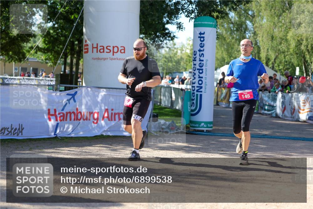01.09.2024 - 17. Tribühne Triathlon Michael Strokosch http://msf.ph/oto/6899538 01.09.2024 10:52:48 Ziel 145, 155 meine-sportfotos.de
