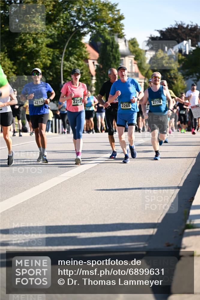 01.09.2024 - BARMER Alsterlauf Dr. Thomas Lammeyer http://msf.ph/oto/6899631 01.09.2024 09:37:18 Laufen 4215, 2257, 2265, 2778 meine-sportfotos.de