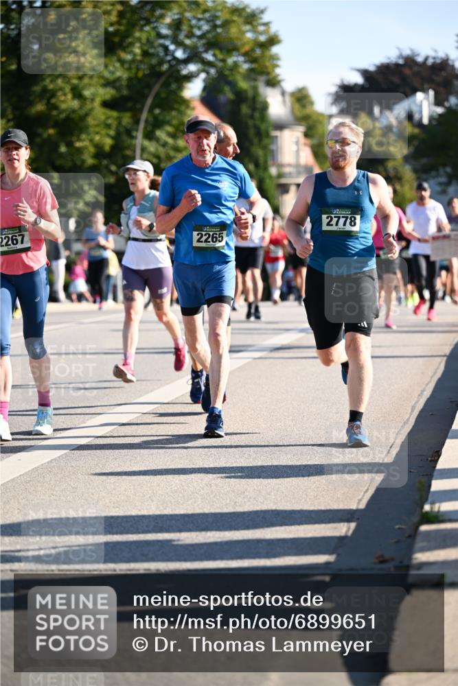 01.09.2024 - BARMER Alsterlauf Dr. Thomas Lammeyer http://msf.ph/oto/6899651 01.09.2024 09:37:20 Laufen 2267, 2265, 2778 meine-sportfotos.de