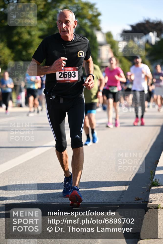01.09.2024 - BARMER Alsterlauf Dr. Thomas Lammeyer http://msf.ph/oto/6899702 01.09.2024 09:37:22 Laufen 2693 meine-sportfotos.de