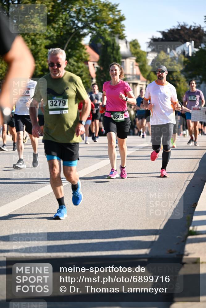 01.09.2024 - BARMER Alsterlauf Dr. Thomas Lammeyer http://msf.ph/oto/6899716 01.09.2024 09:37:24 Laufen 308, 3279, 3279, 4804 meine-sportfotos.de