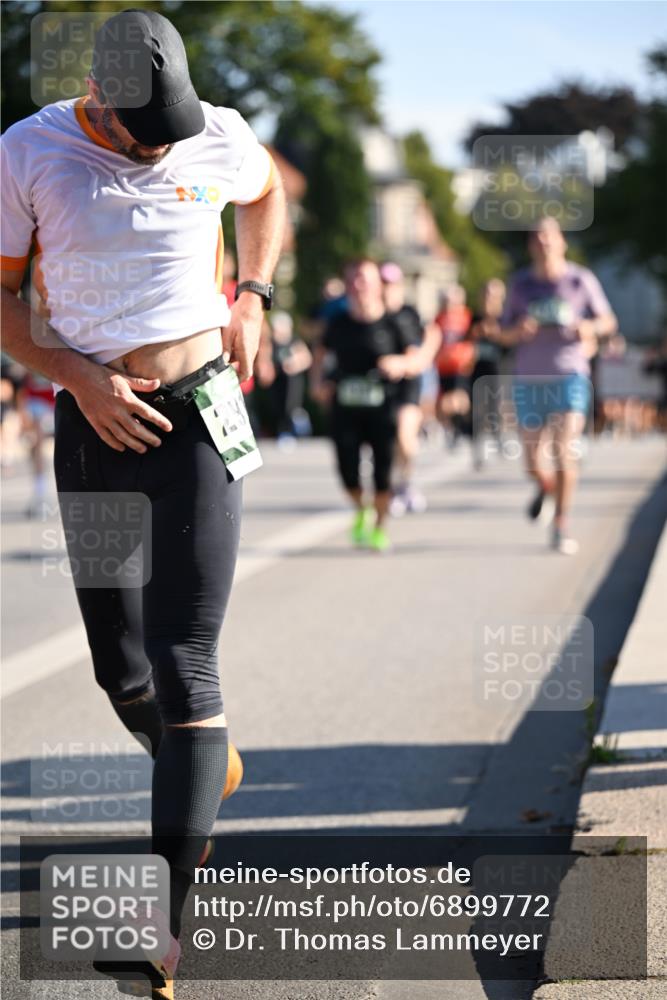 01.09.2024 - BARMER Alsterlauf Dr. Thomas Lammeyer http://msf.ph/oto/6899772 01.09.2024 09:37:27 Laufen  meine-sportfotos.de
