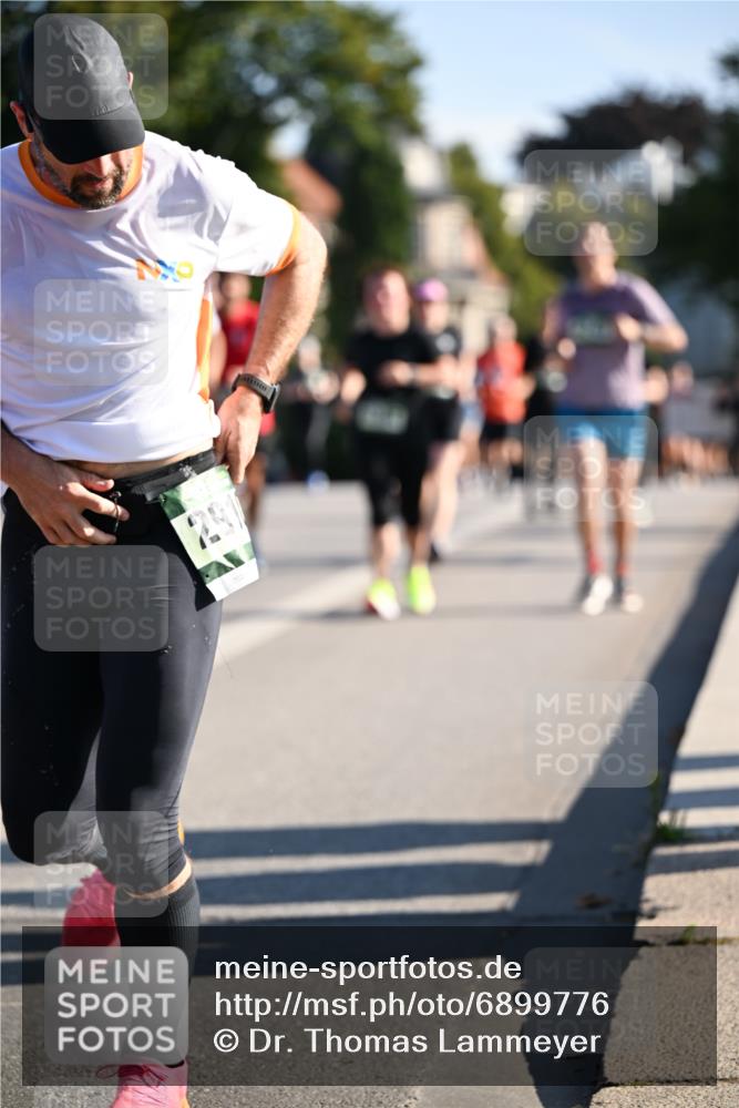 01.09.2024 - BARMER Alsterlauf Dr. Thomas Lammeyer http://msf.ph/oto/6899776 01.09.2024 09:37:27 Laufen 291 meine-sportfotos.de