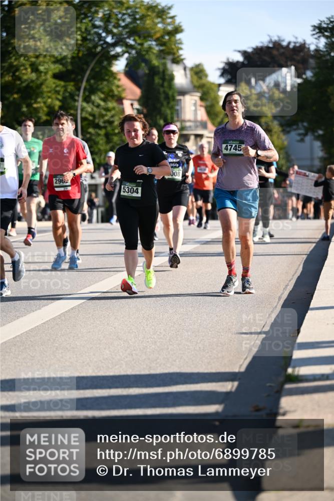 01.09.2024 - BARMER Alsterlauf Dr. Thomas Lammeyer http://msf.ph/oto/6899785 01.09.2024 09:37:28 Laufen 296, 5304, 008, 4745 meine-sportfotos.de