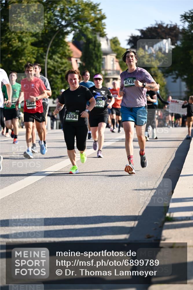 01.09.2024 - BARMER Alsterlauf Dr. Thomas Lammeyer http://msf.ph/oto/6899789 01.09.2024 09:37:28 Laufen 2962, 5304, 2008, 4745 meine-sportfotos.de
