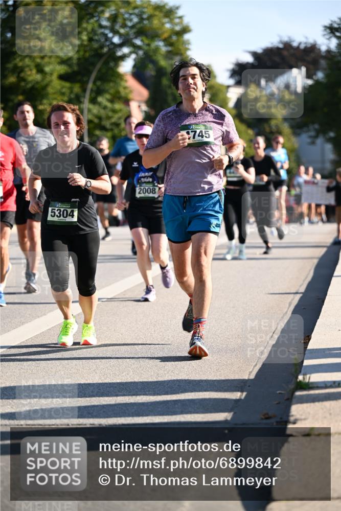 01.09.2024 - BARMER Alsterlauf Dr. Thomas Lammeyer http://msf.ph/oto/6899842 01.09.2024 09:37:29 Laufen 5304, 2008, 745 meine-sportfotos.de