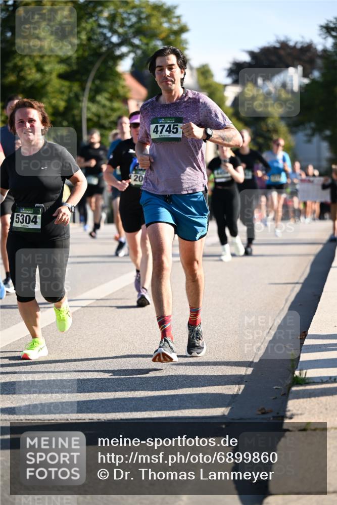 01.09.2024 - BARMER Alsterlauf Dr. Thomas Lammeyer http://msf.ph/oto/6899860 01.09.2024 09:37:29 Laufen 13, 5304, 20, 4745 meine-sportfotos.de