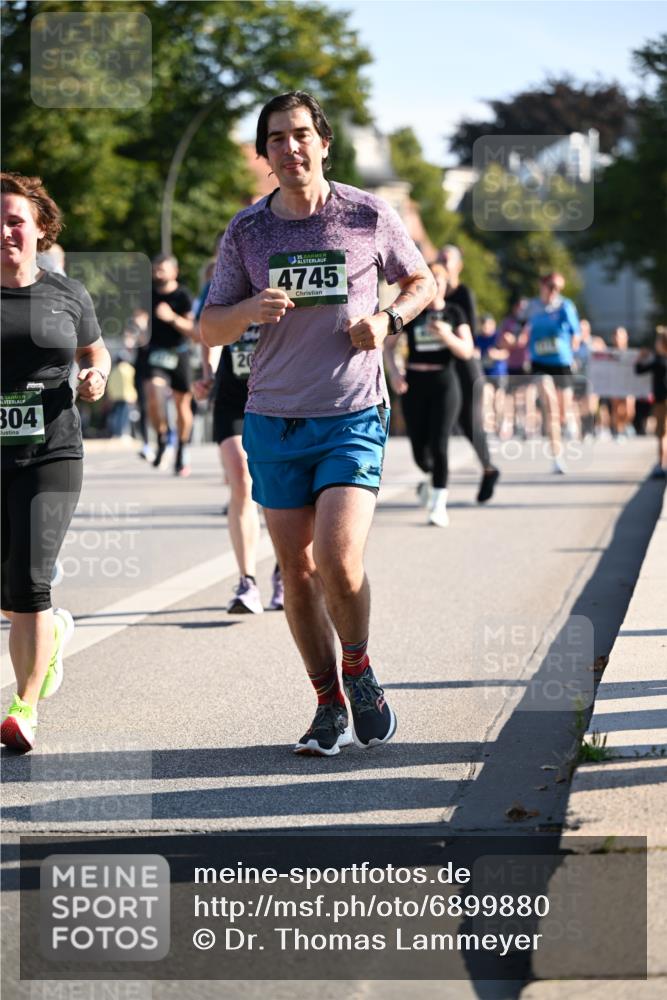 01.09.2024 - BARMER Alsterlauf Dr. Thomas Lammeyer http://msf.ph/oto/6899880 01.09.2024 09:37:29 Laufen 304, 4745 meine-sportfotos.de